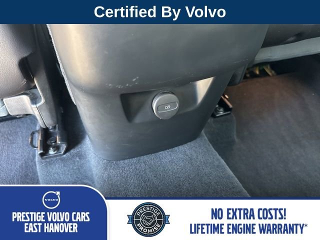 Certified 2024 Volvo XC90 B6 Ultimate w/ Protection Package Premier image 16