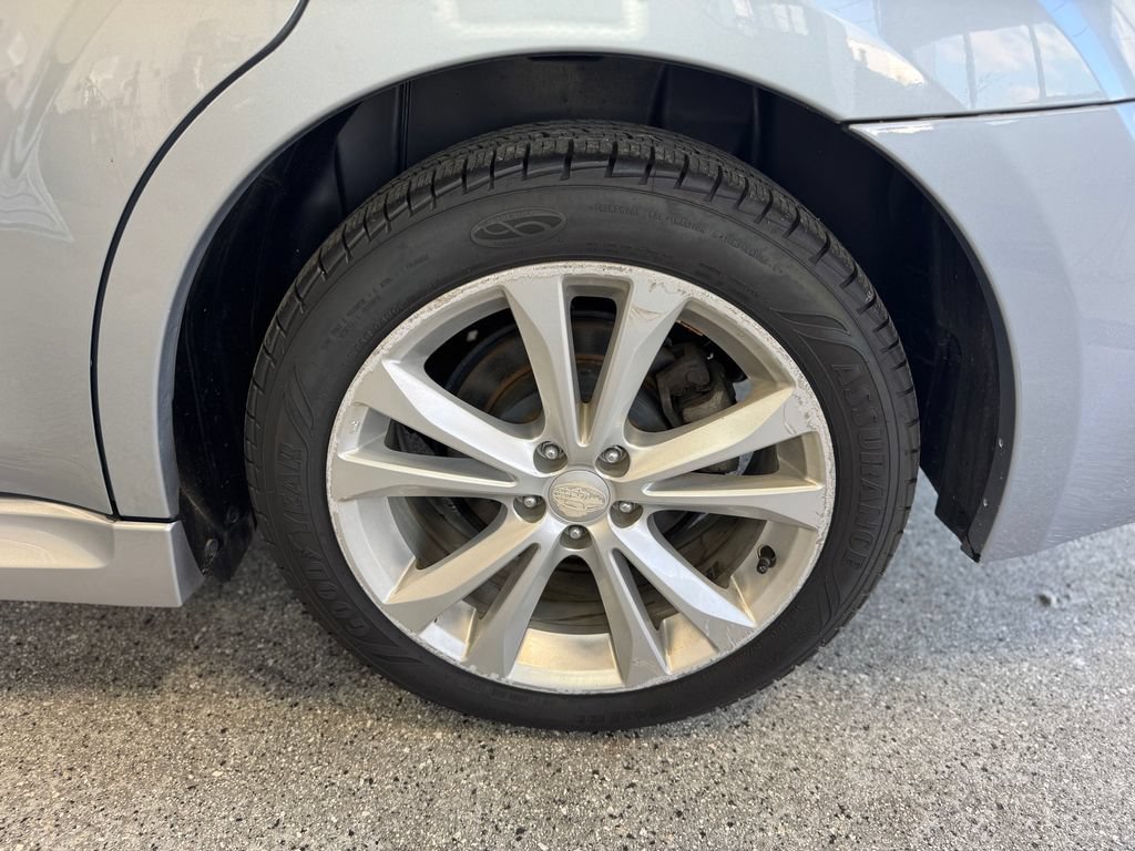 Used 2013 Subaru Legacy 2.5i Premium AWD/4WD image 22
