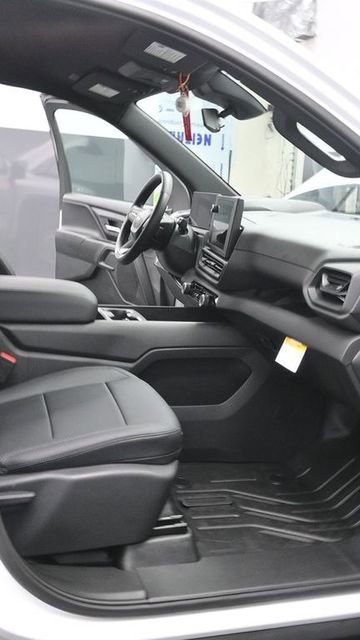 Used 2024 Chevrolet Silverado EV W/T image 10