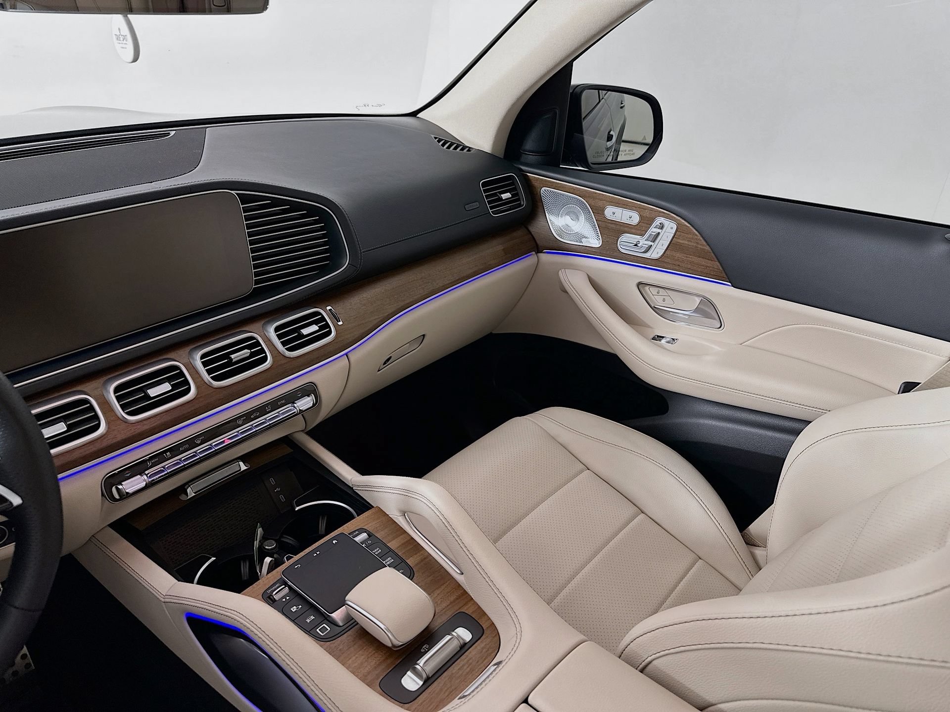 Used 2025 Mercedes-Benz GLS 450 4MATIC image 26