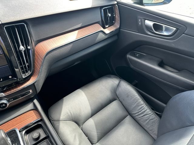 Used 2024 Volvo XC60 B5 Plus AWD/4WD image 21