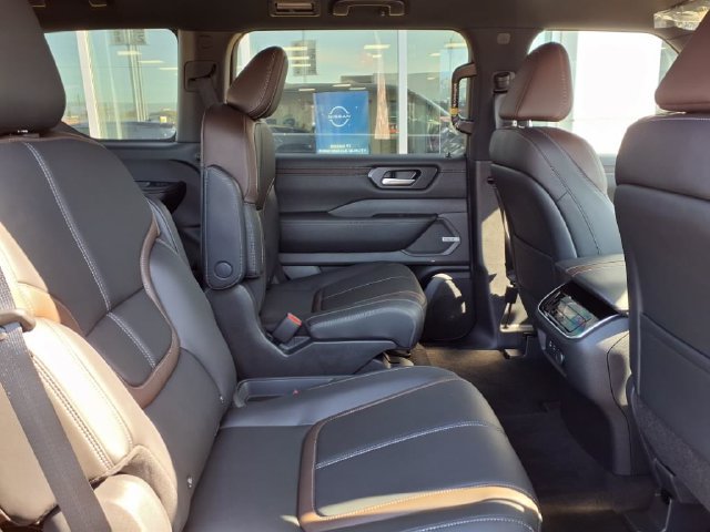 New 2026 Nissan Armada SL w/ Captain's Chari Seat Package RWD image 7