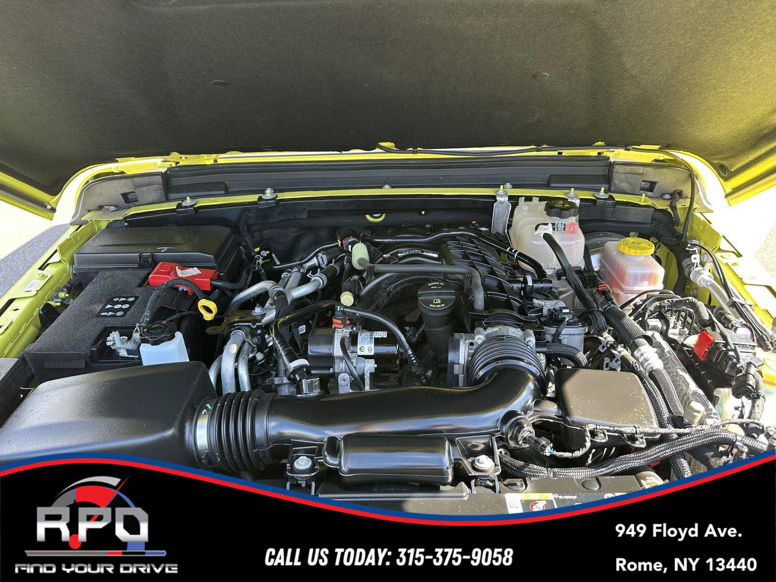 Used 2023 Jeep Wrangler Unlimited Sahara w/ LED Lighting Group AWD/4WD image 12
