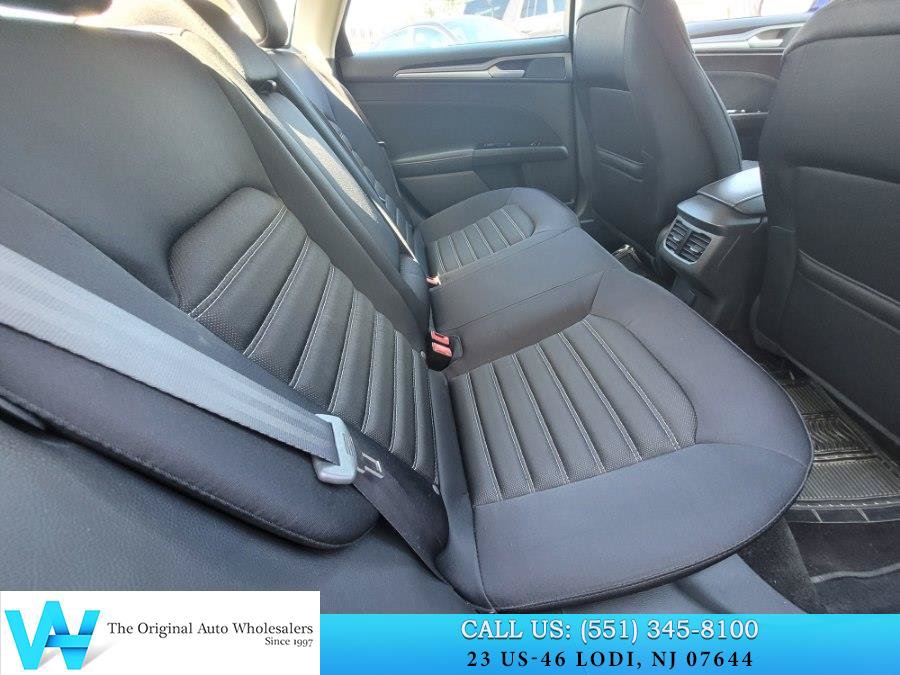 Used 2014 Ford Fusion SE FWD image 17