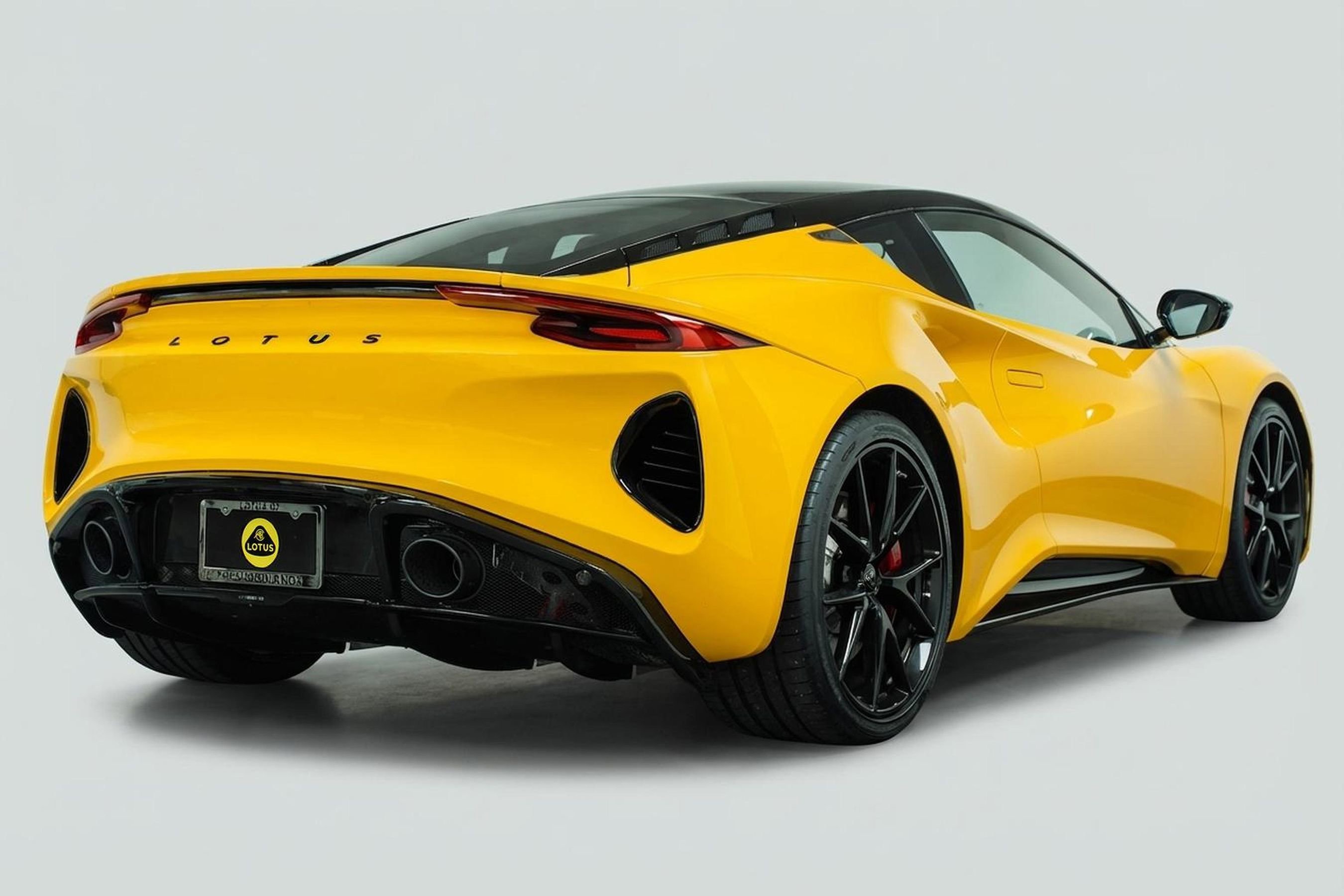 New 2026 Lotus Emira SE image 3