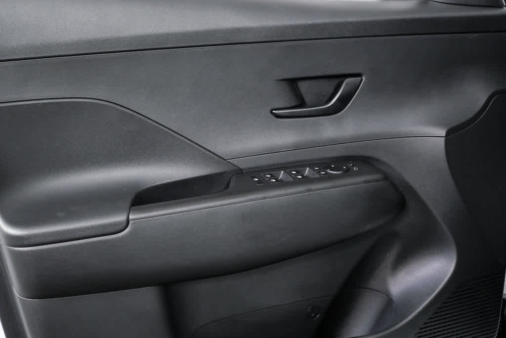 New 2025 Hyundai Kona SEL image 7