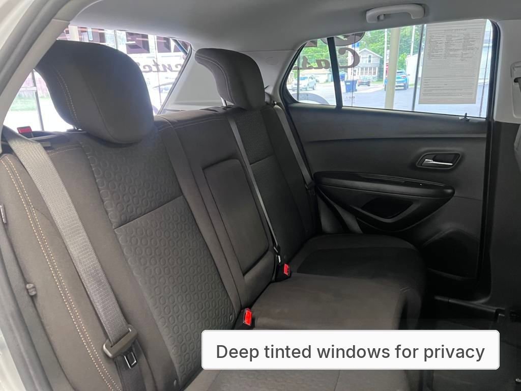 Used 2022 Chevrolet Trax LS w/ Tint and Cruise Package image 39