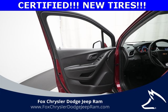 Used 2022 Chevrolet Trax LT w/ LT Convenience Package image 27