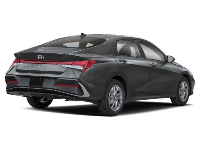 Used 2024 Hyundai Elantra SEL FWD image 2
