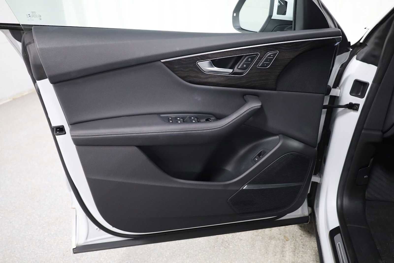 Certified 2023 Audi Q8 Premium Plus w/ Premium Plus Package image 16