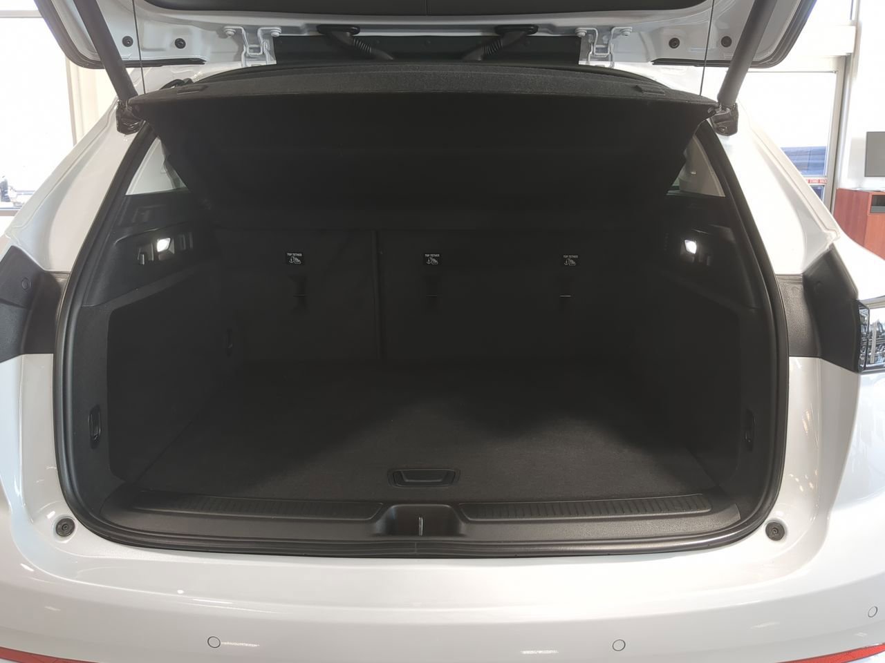 Used 2025 Buick Envision Avenir AWD/4WD image 26