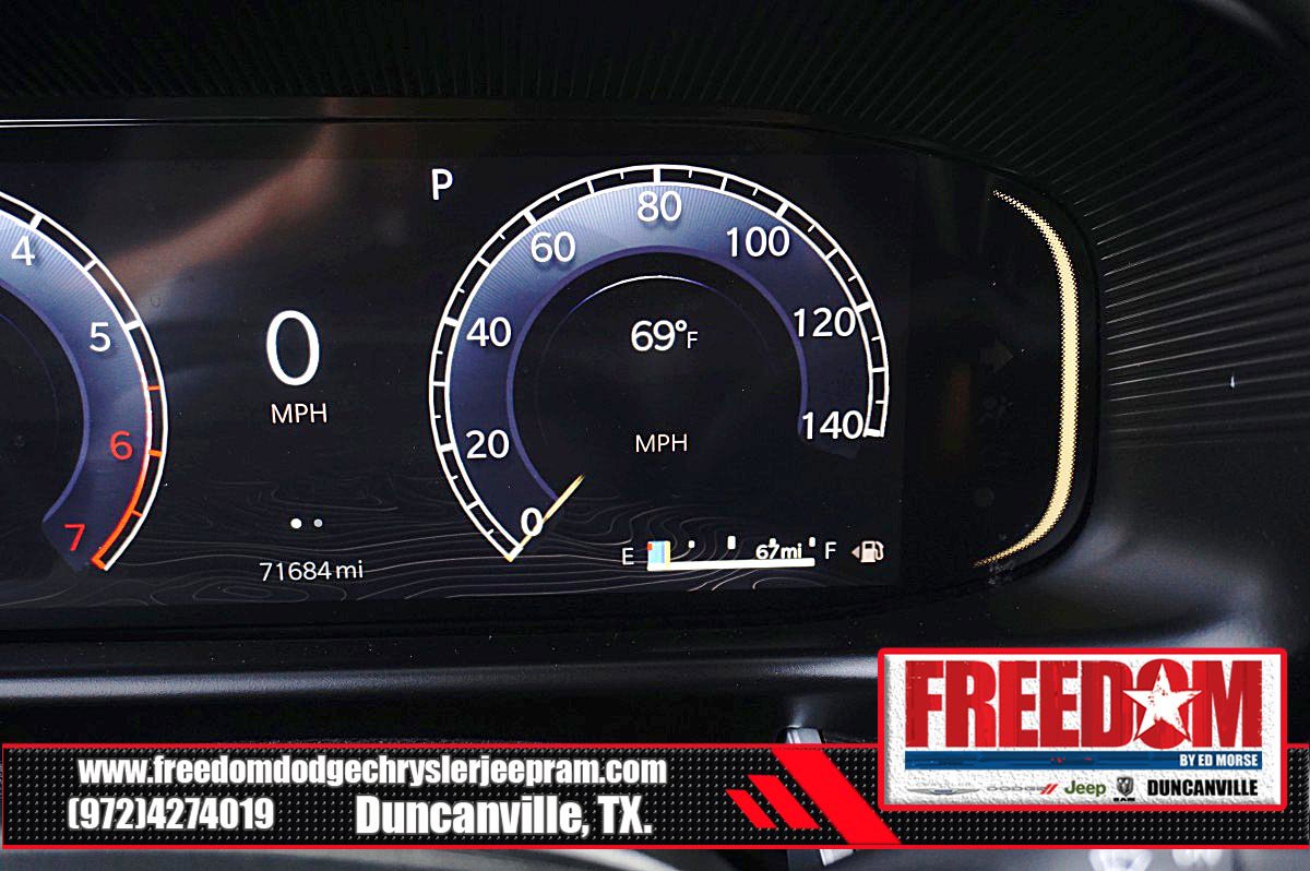 Certified 2024 Jeep Wagoneer L Series II RWD image 30