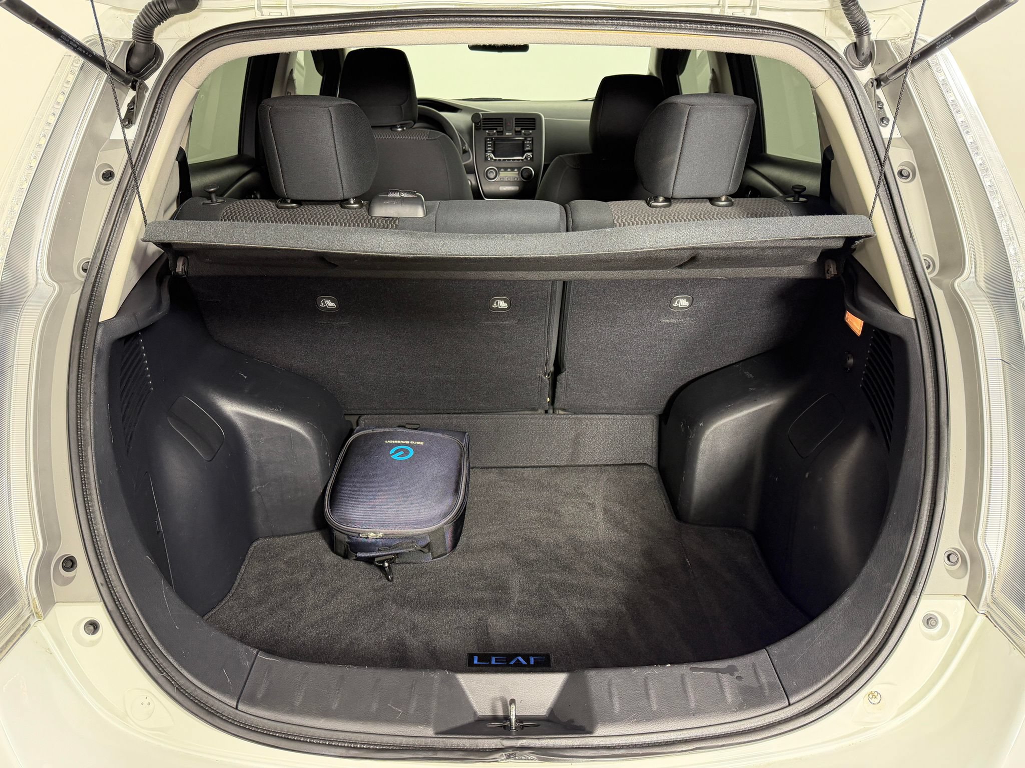 Used 2017 Nissan Leaf S FWD image 16