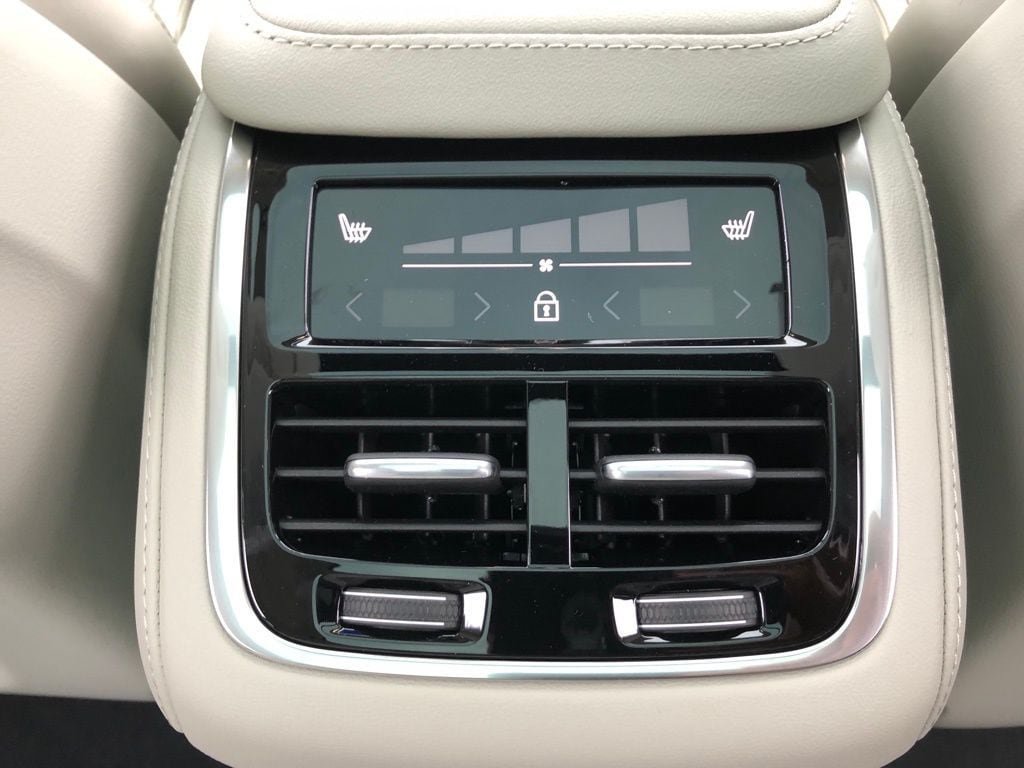 New 2026 Volvo XC90 B6 Ultra w/ Protection Package AWD/4WD image 32