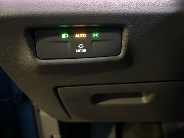 New 2026 Volkswagen Tiguan SE image 13