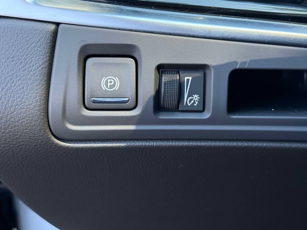 Used 2024 Cadillac XT6 Premium Luxury w/ LPO, Floor Liner Package AWD/4WD image 30
