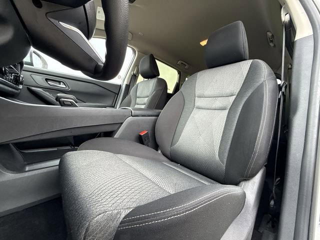 Used 2024 Nissan Rogue SV AWD/4WD image 11