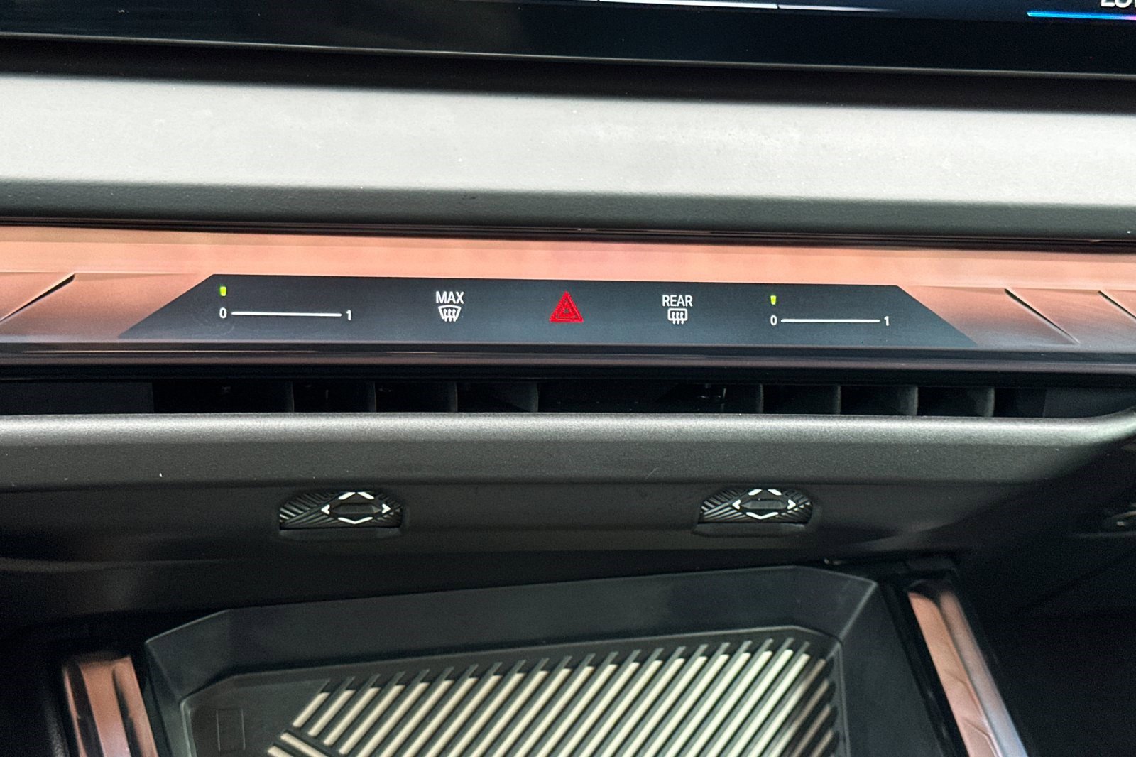 Used 2025 BMW X3 xDrive30i w/ Premium Package image 27