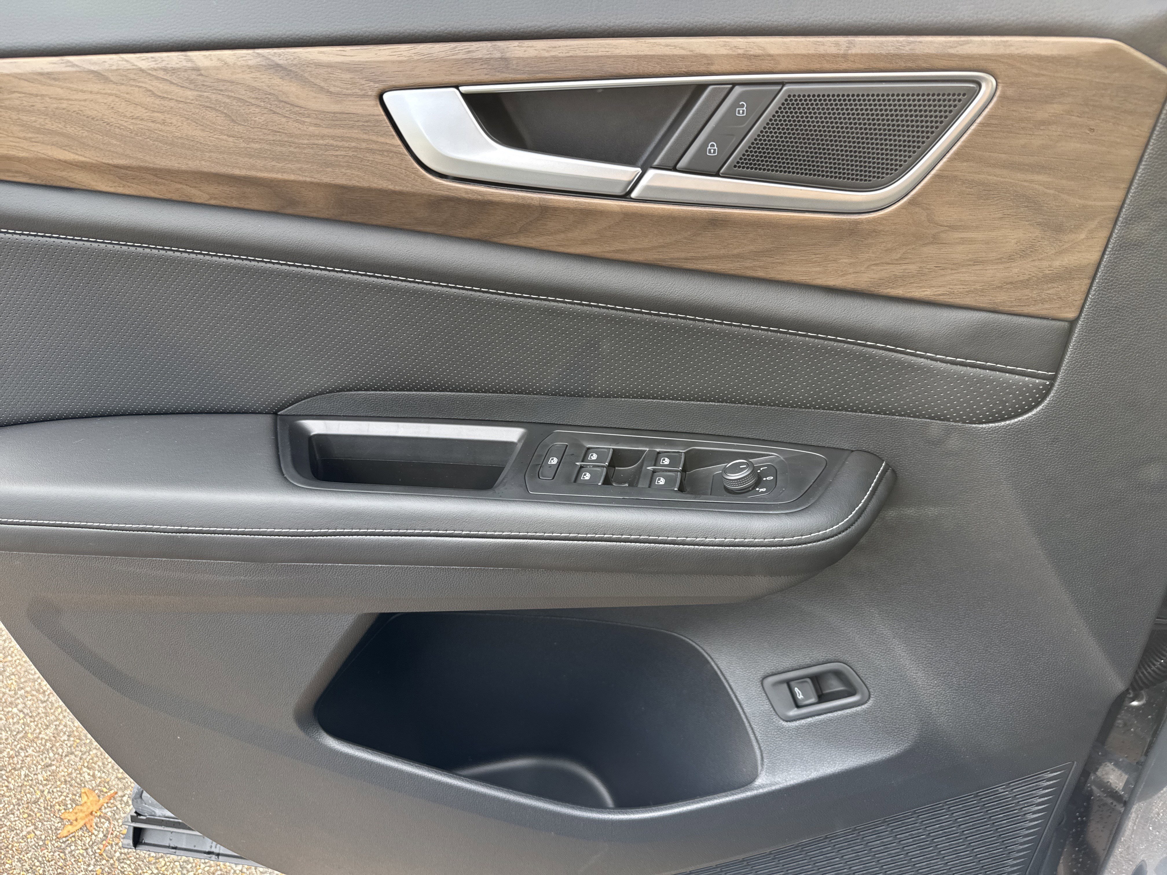 New 2026 Volkswagen Atlas SE image 8