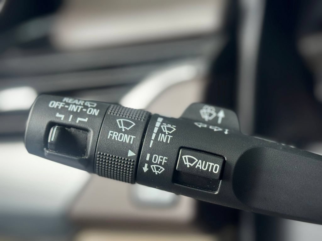 Used 2015 Chevrolet Tahoe LTZ AWD/4WD image 8