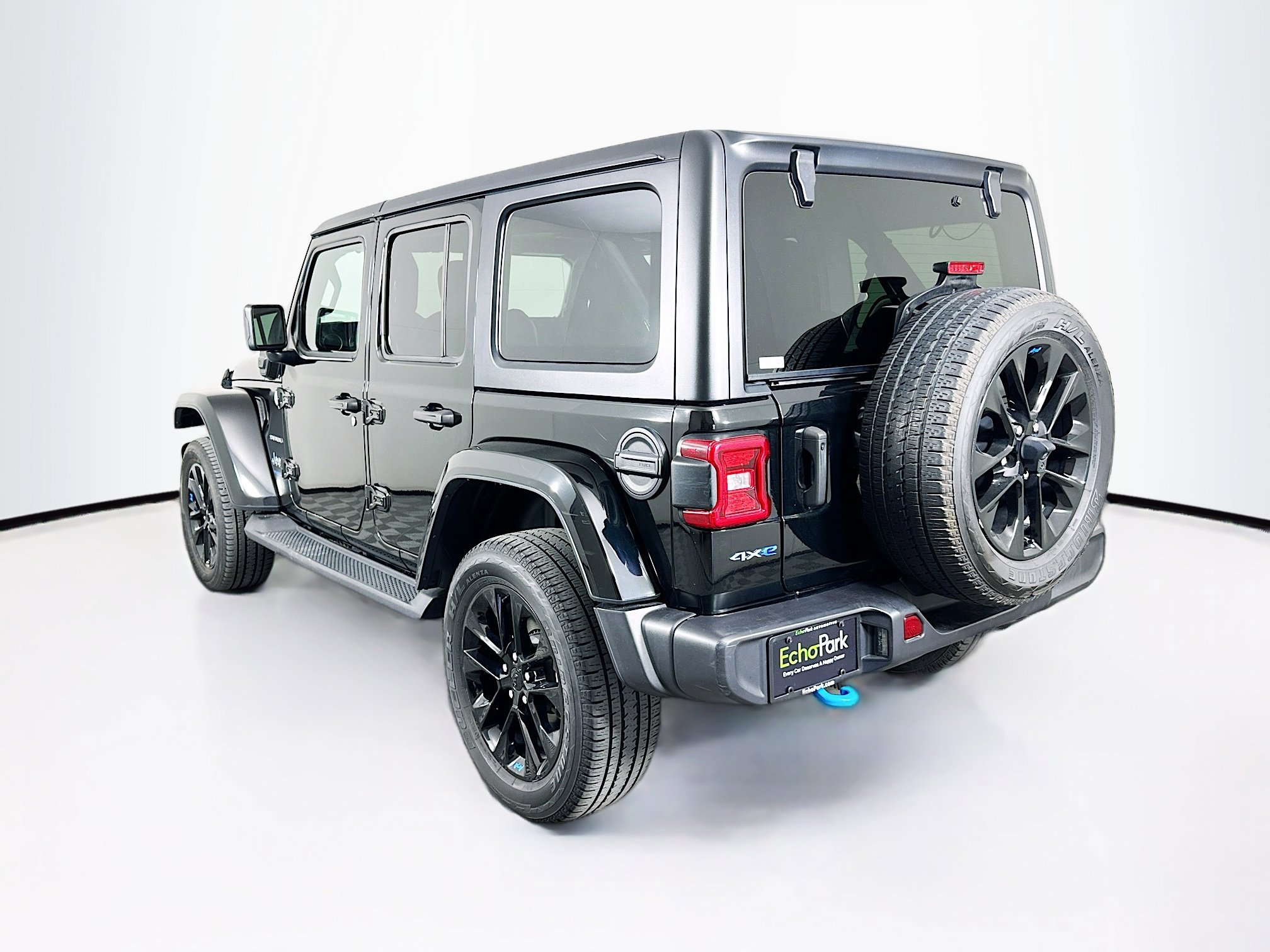 Used 2023 Jeep Wrangler Sahara AWD/4WD image 5