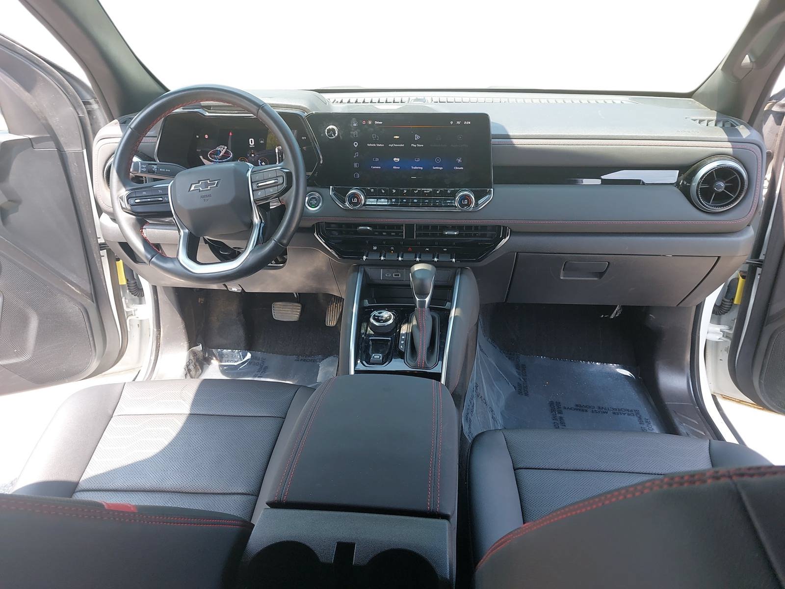 Used 2025 Chevrolet Colorado Z71 w/ Technology Package AWD/4WD image 9