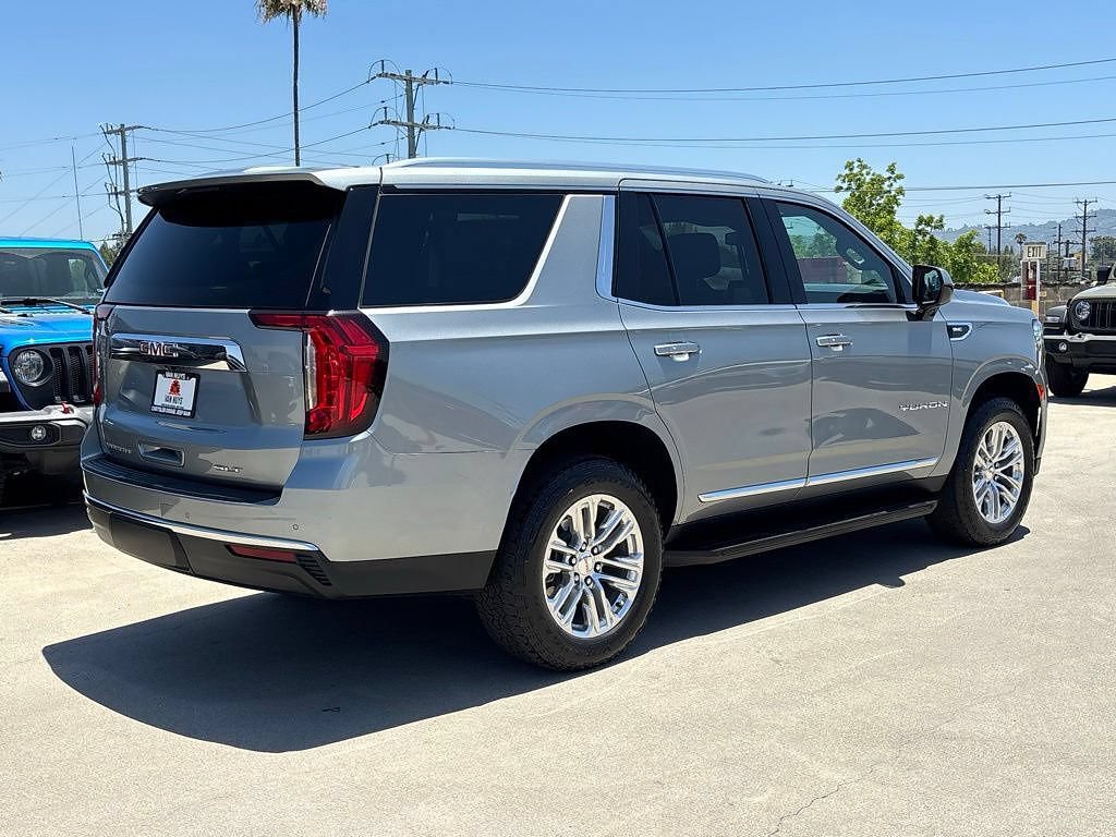 Used 2024 GMC Yukon SLT AWD/4WD image 4