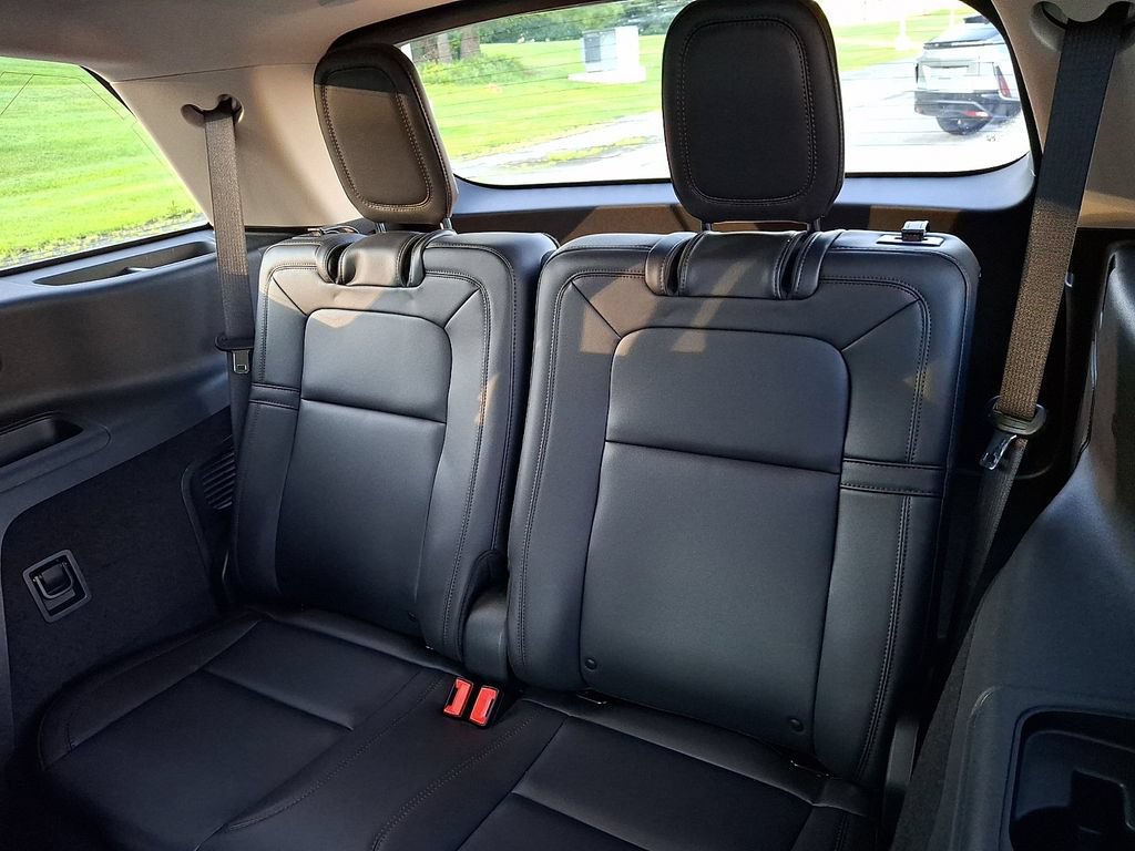 Used 2024 Lincoln Aviator Reserve w/ Equipment Group 201A AWD/4WD image 12