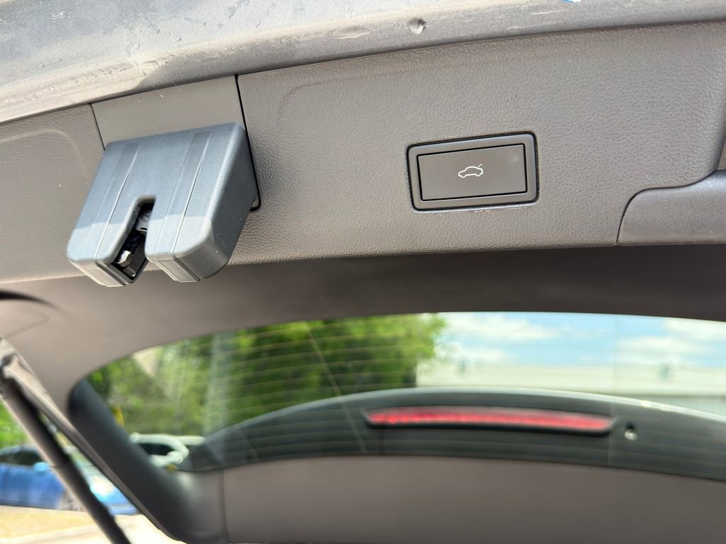 Used 2023 Volkswagen Atlas Cross Sport SE w/ Black Wheel Package image 9