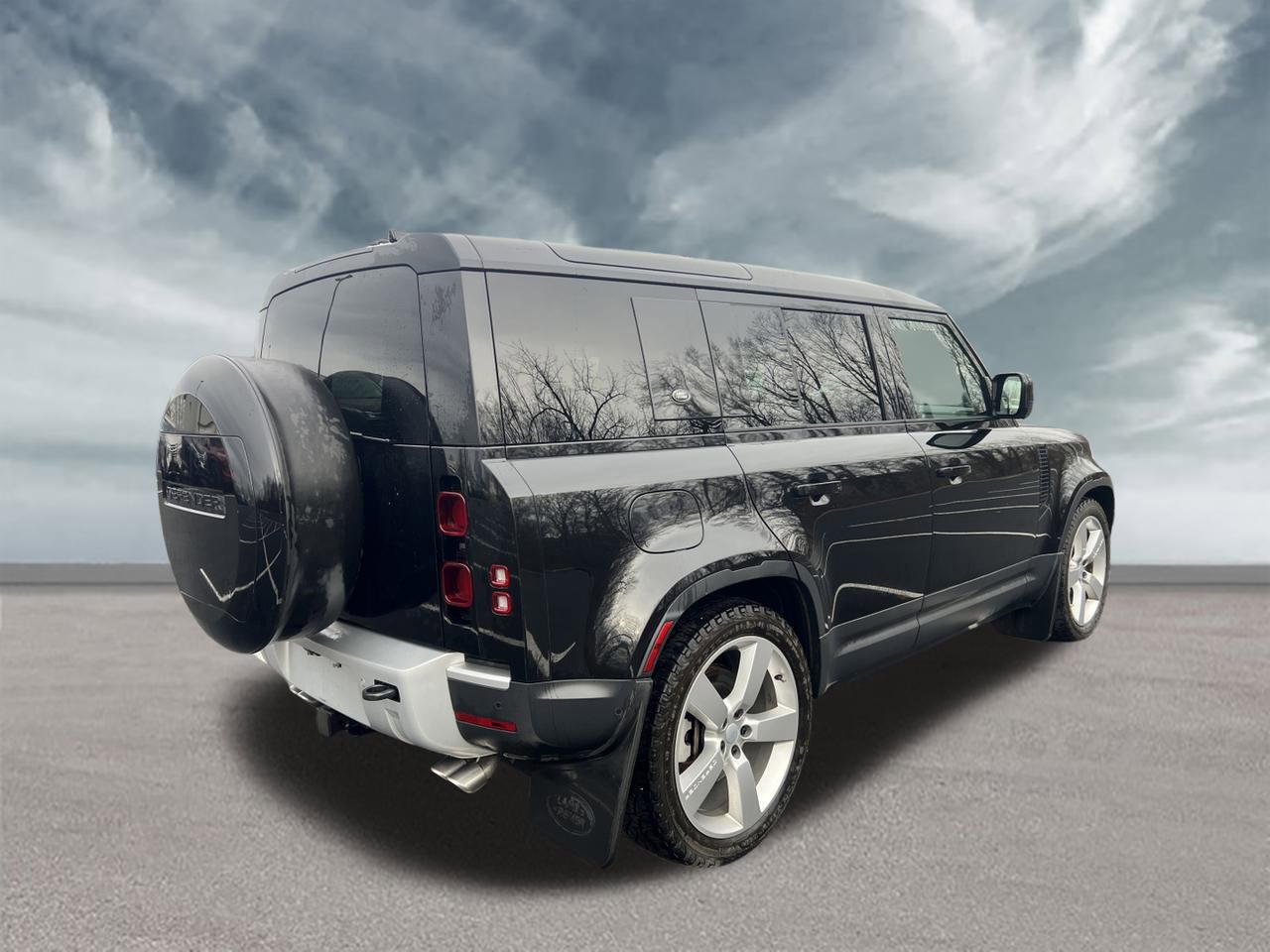 Certified 2024 Land Rover Defender 110 SE image 5