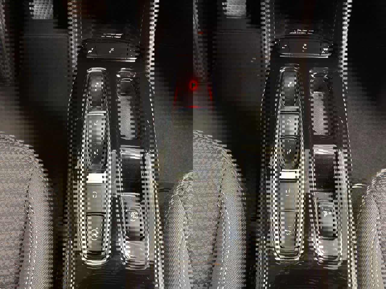 Used 2023 Chevrolet Bolt EUV LT image 27