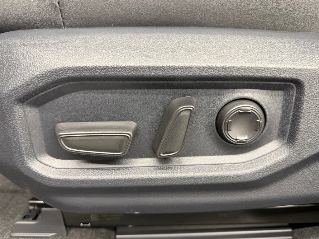 New 2026 Toyota Tundra Platinum AWD/4WD image 19