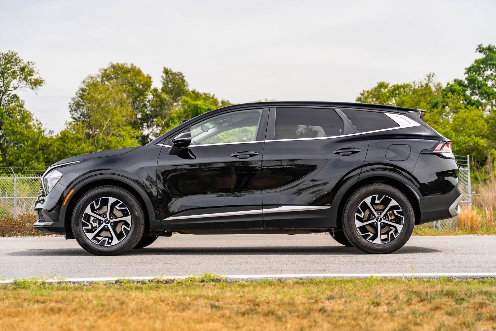Used 2023 Kia Sportage EX FWD image 4