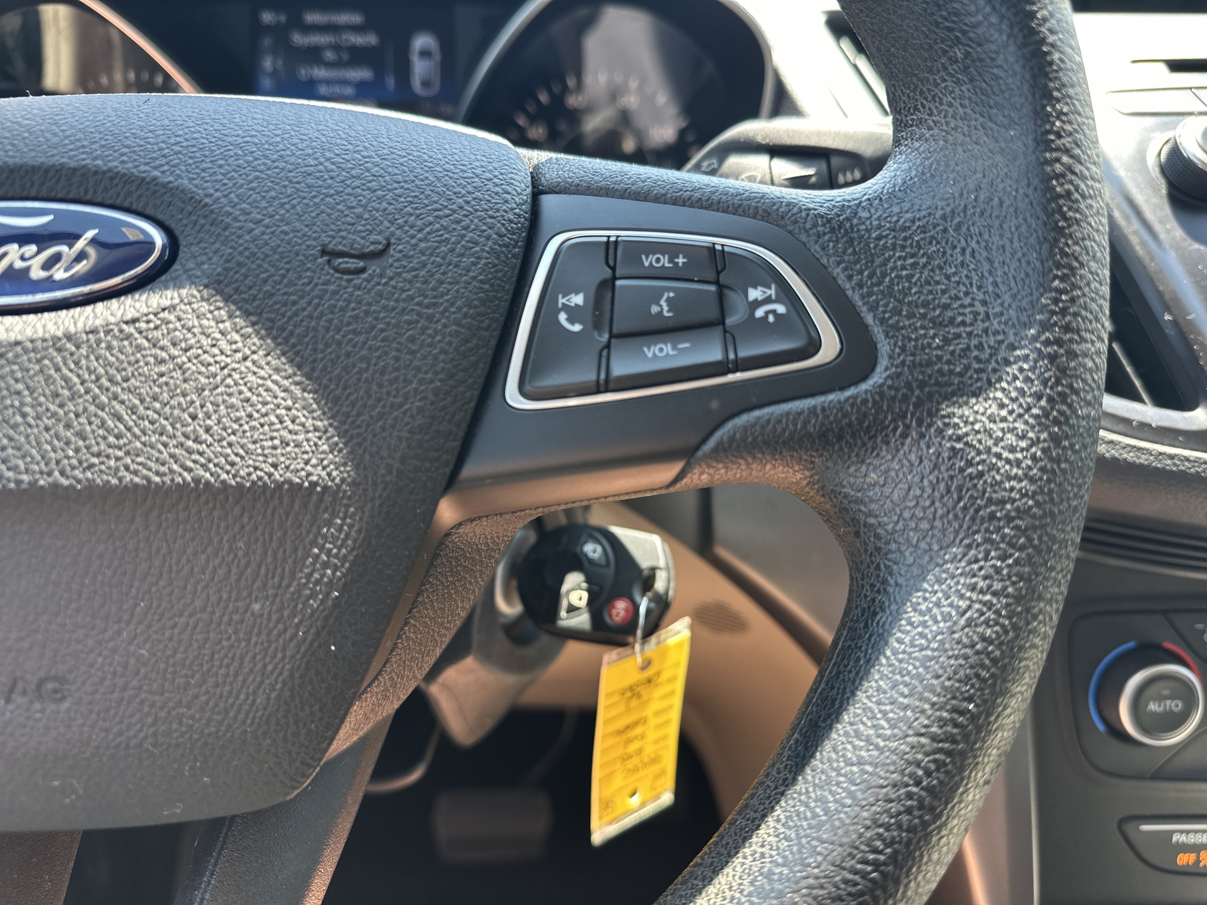Used 2018 Ford Escape SE FWD image 19