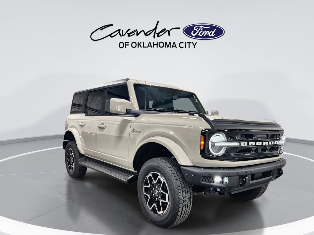 Used 2025 Ford Bronco Outer Banks AWD/4WD image 2