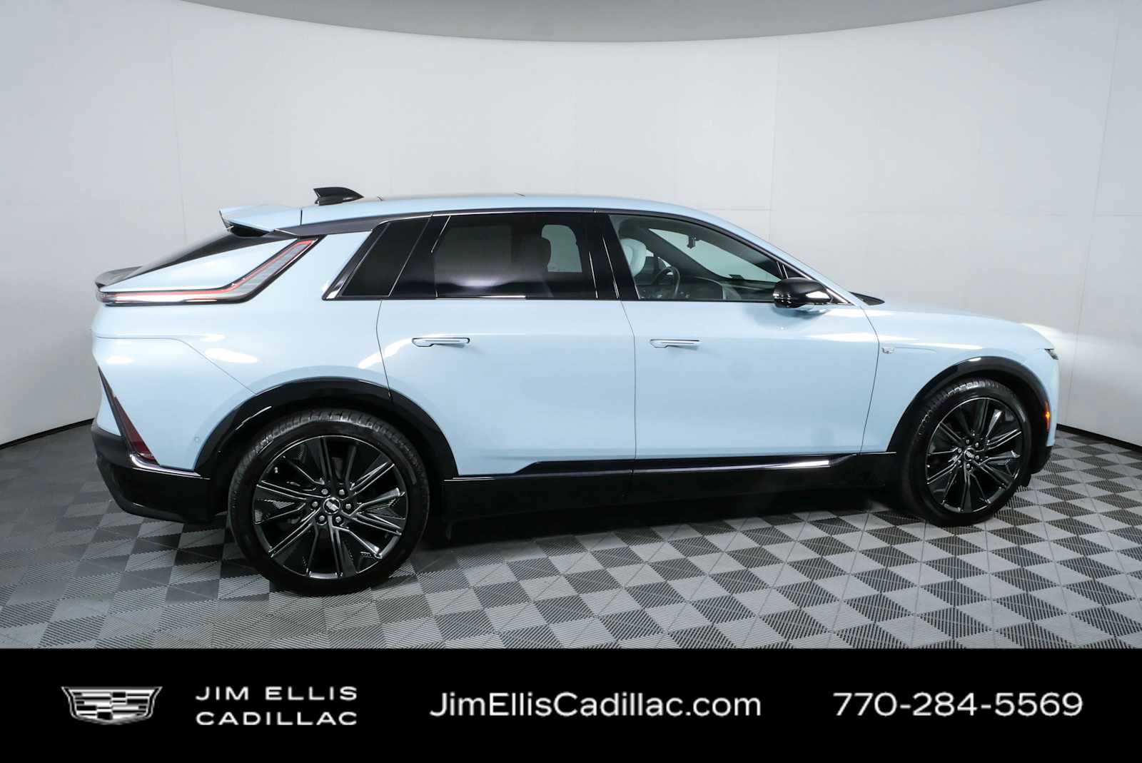 Used 2024 Cadillac Lyriq Sport RWD image 2