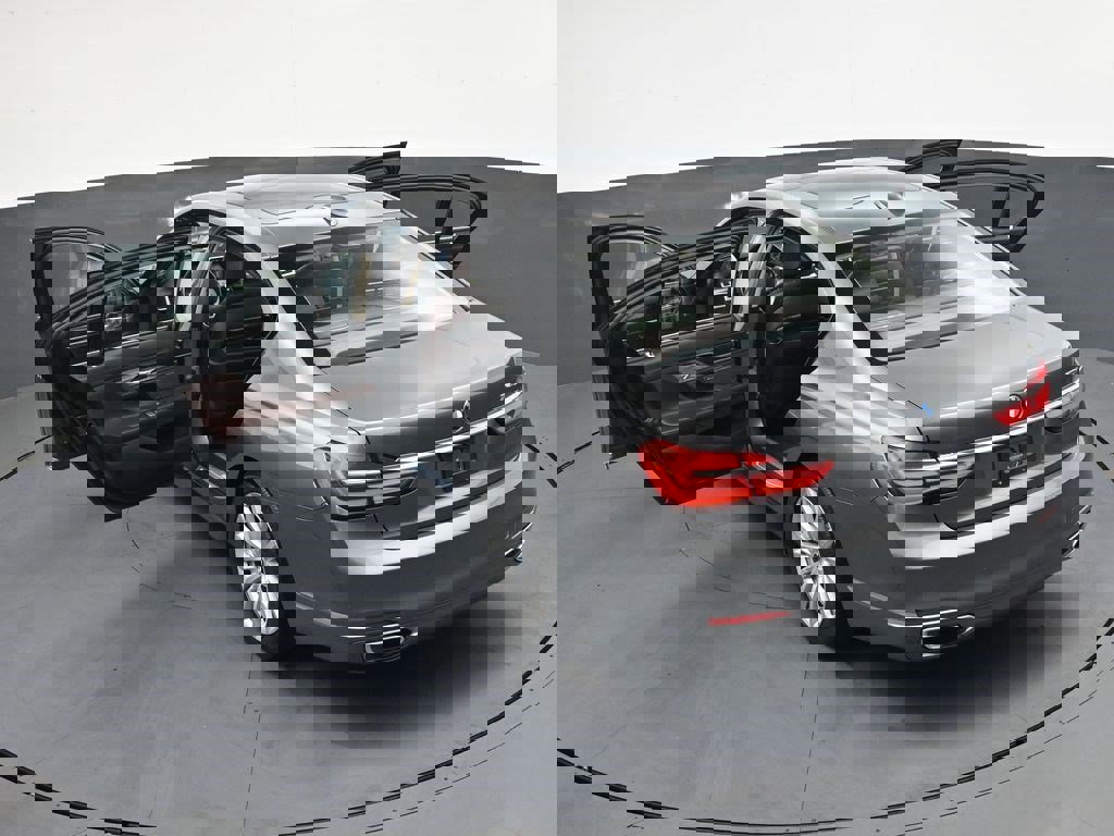 Used 2016 BMW 740i RWD image 42