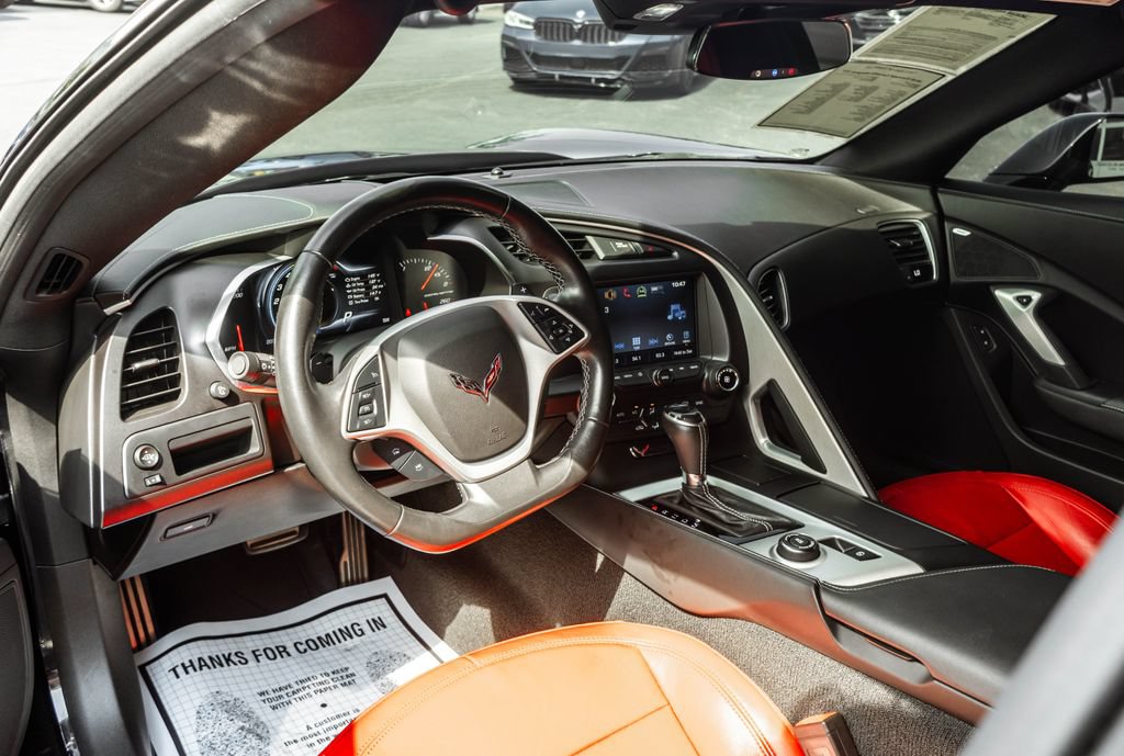 Used 2019 Chevrolet Corvette Stingray Coupe w/ 1LT RWD image 8
