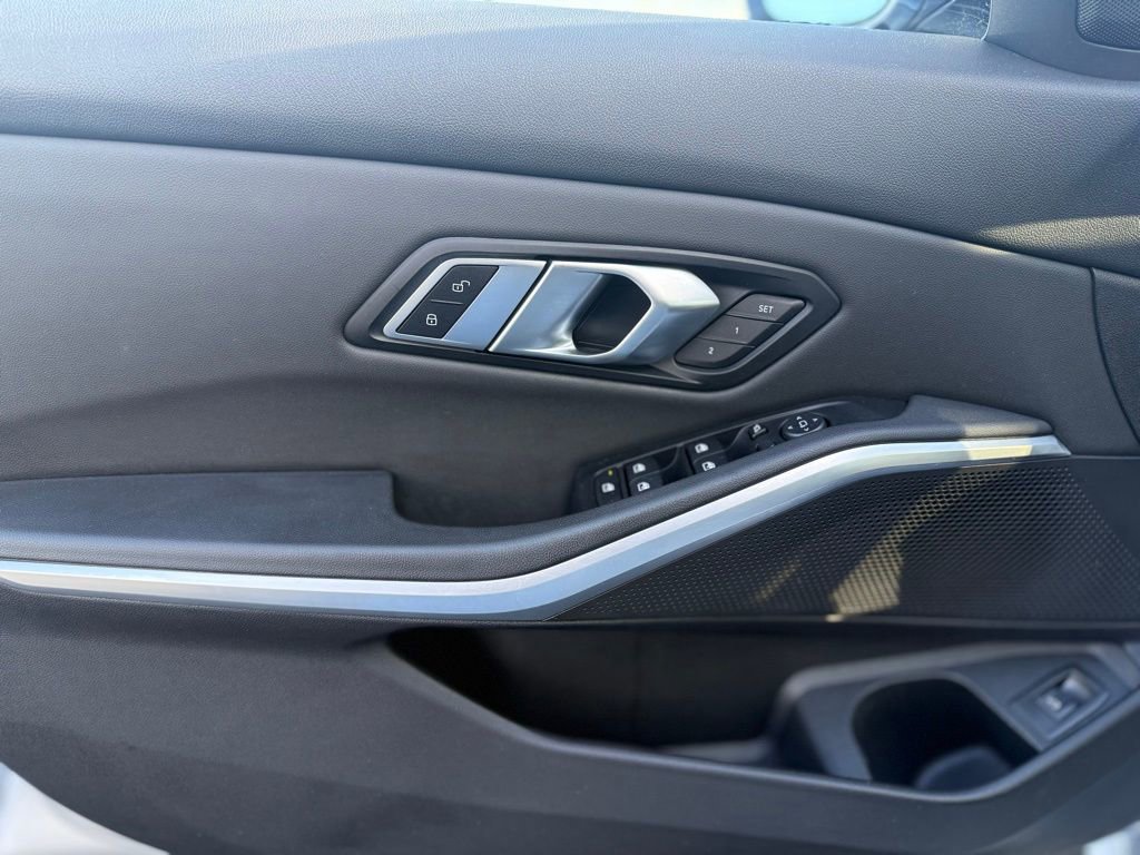 Used 2019 BMW 330i Sedan w/ Premium Package image 15