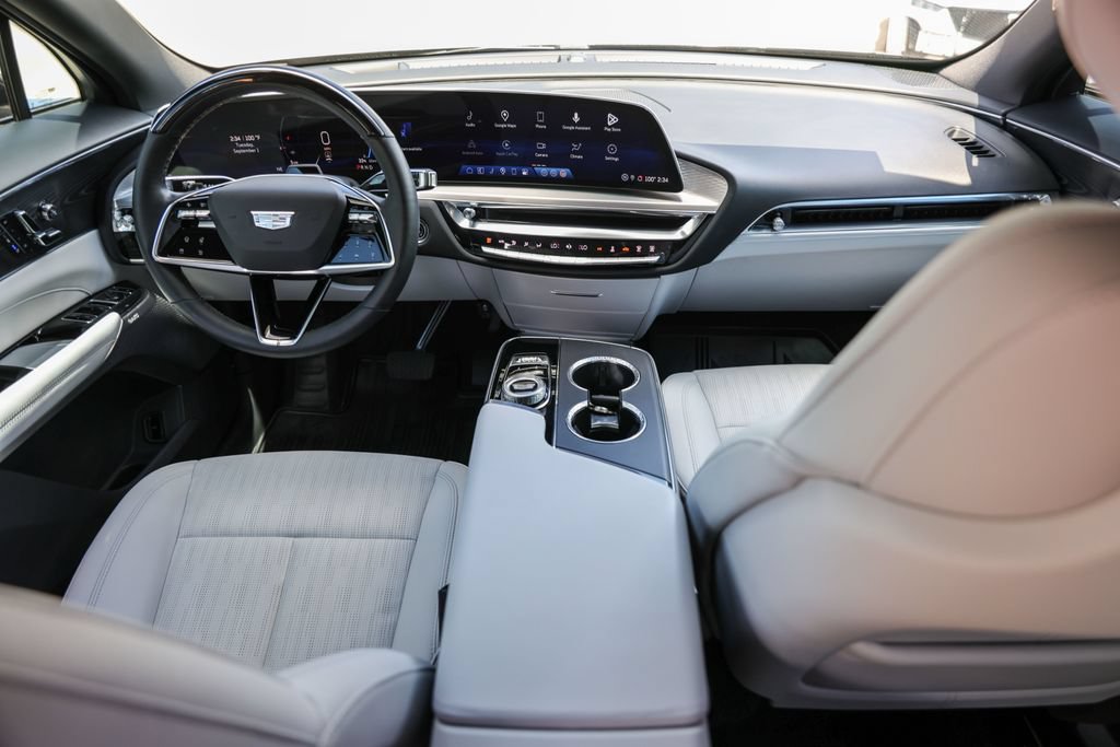 Used 2024 Cadillac Lyriq Luxury AWD/4WD image 22