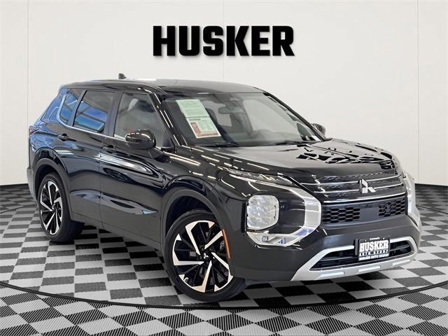 Used 2023 Mitsubishi Outlander SE
