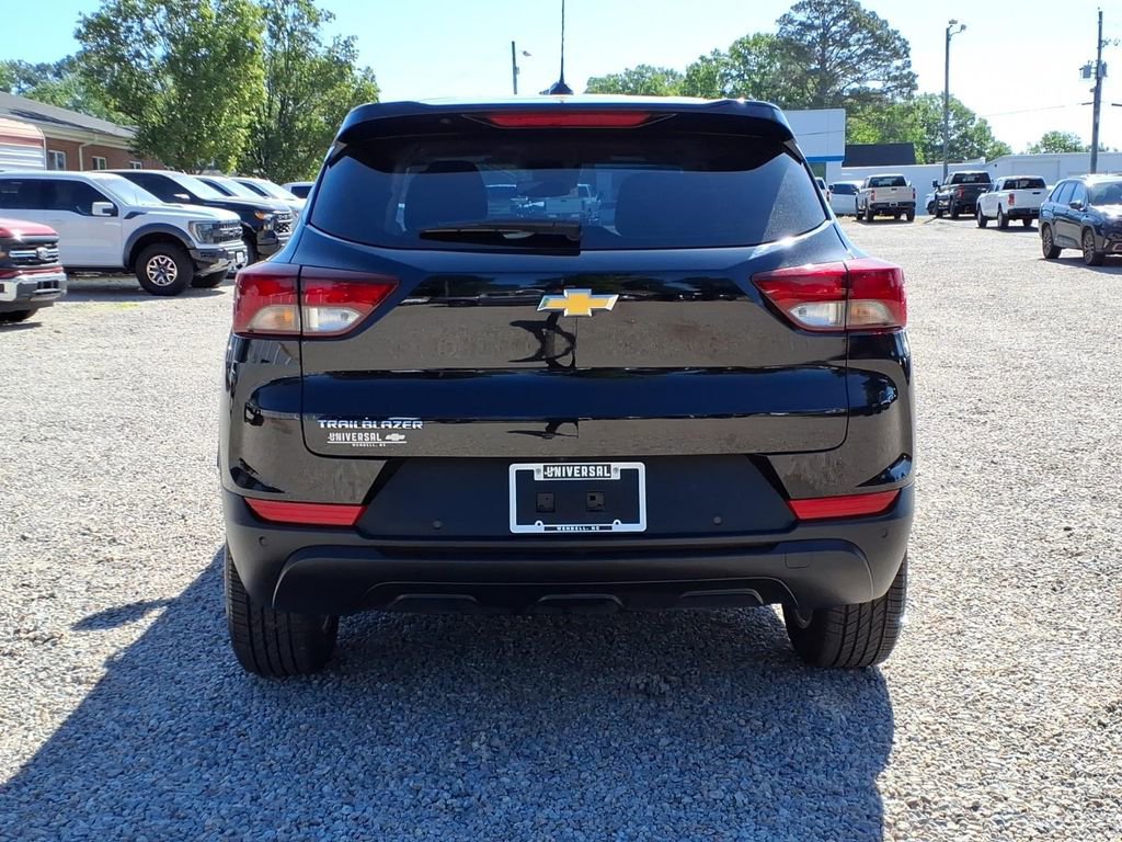 Used 2023 Chevrolet TrailBlazer LS FWD image 6