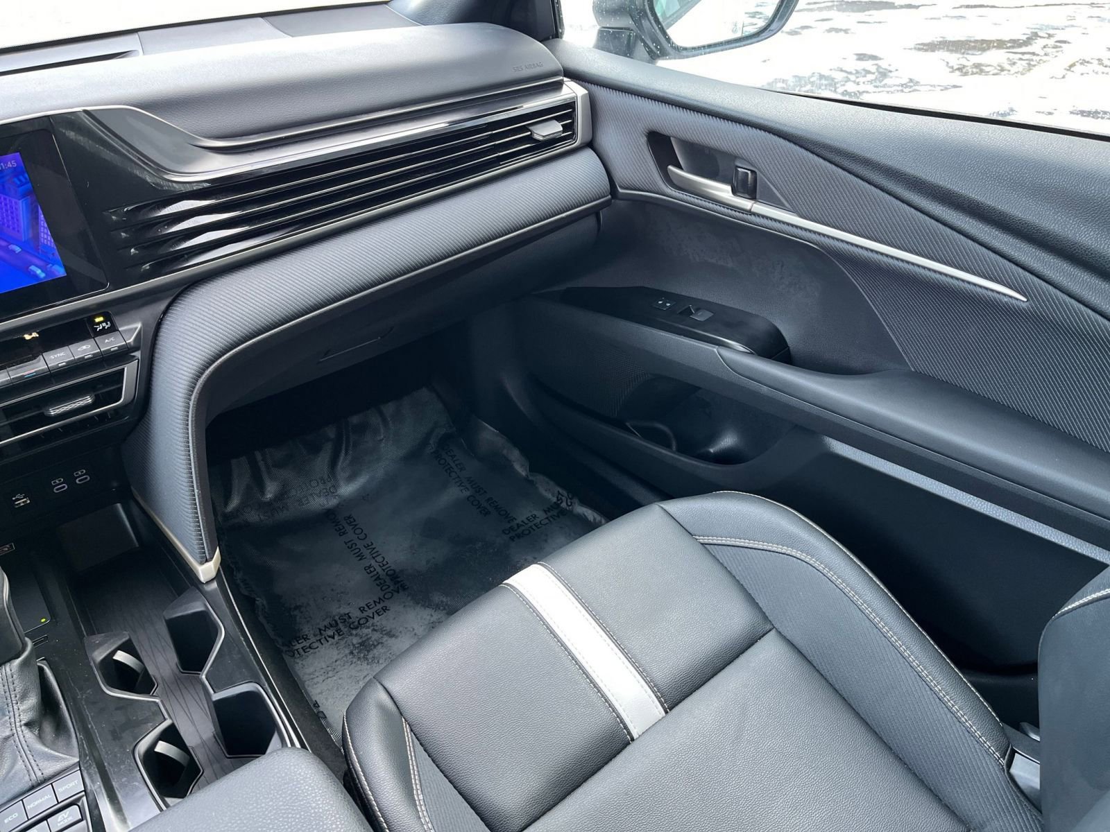 Used 2025 Toyota Camry SE FWD image 32