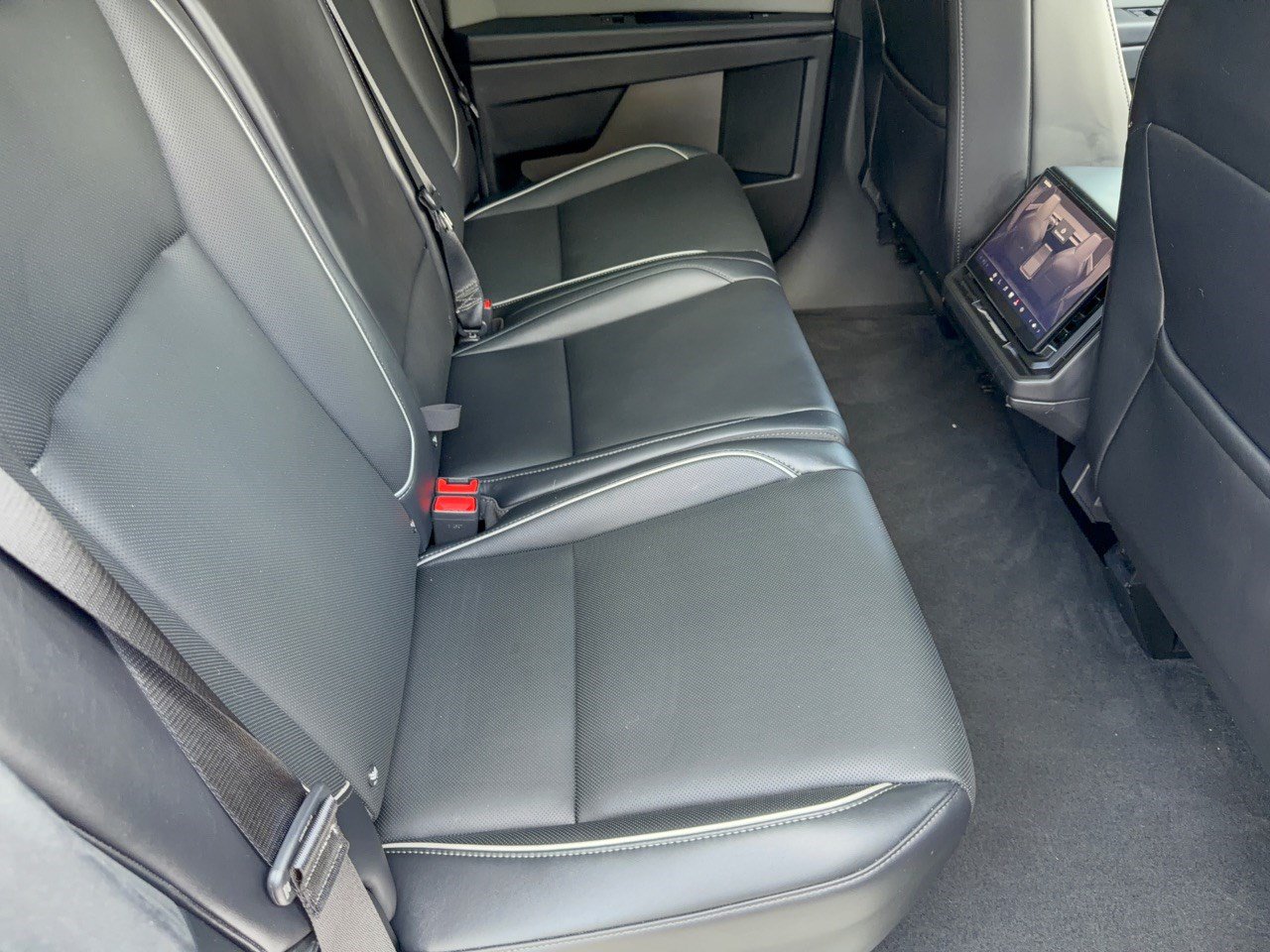 Used 2025 Tesla Cybertruck AWD Crew Cab image 29
