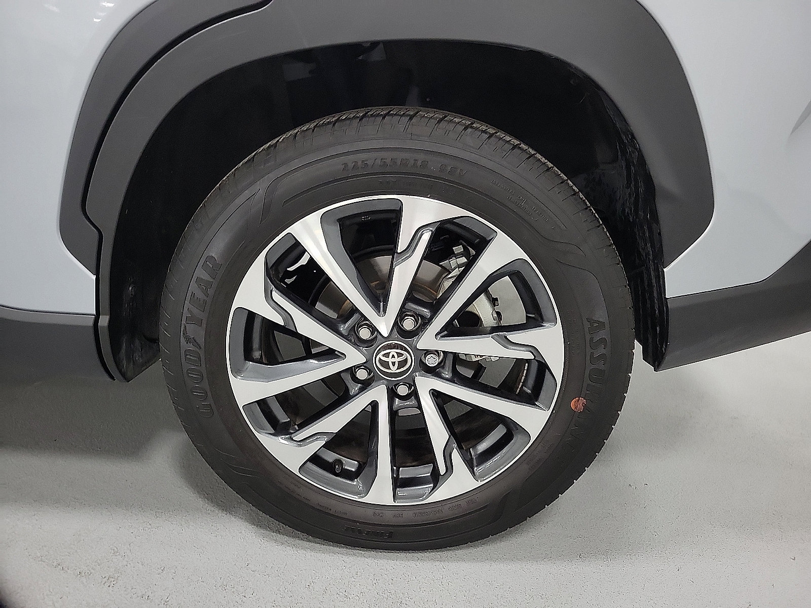 Certified 2023 Toyota Corolla Cross XLE w/ Convenience Package FWD image 20