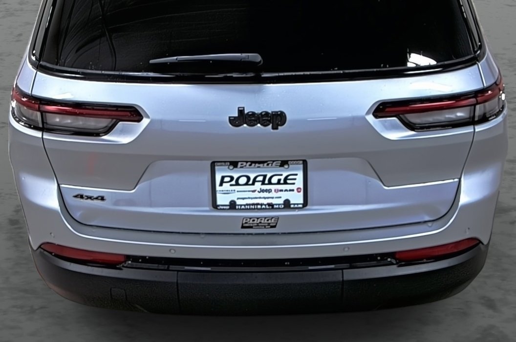New 2025 Jeep Grand Cherokee L Limited w/ Trailer Tow Package image 11