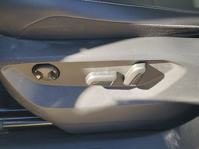 Used 2019 Volkswagen Tiguan SE image 12