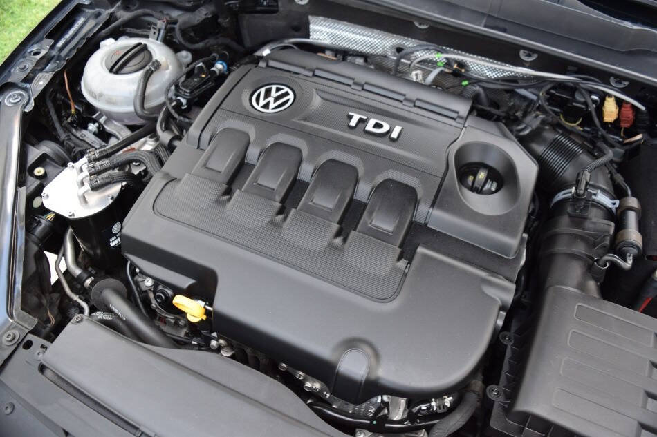 Used 2015 Volkswagen Golf TDI S FWD image 92