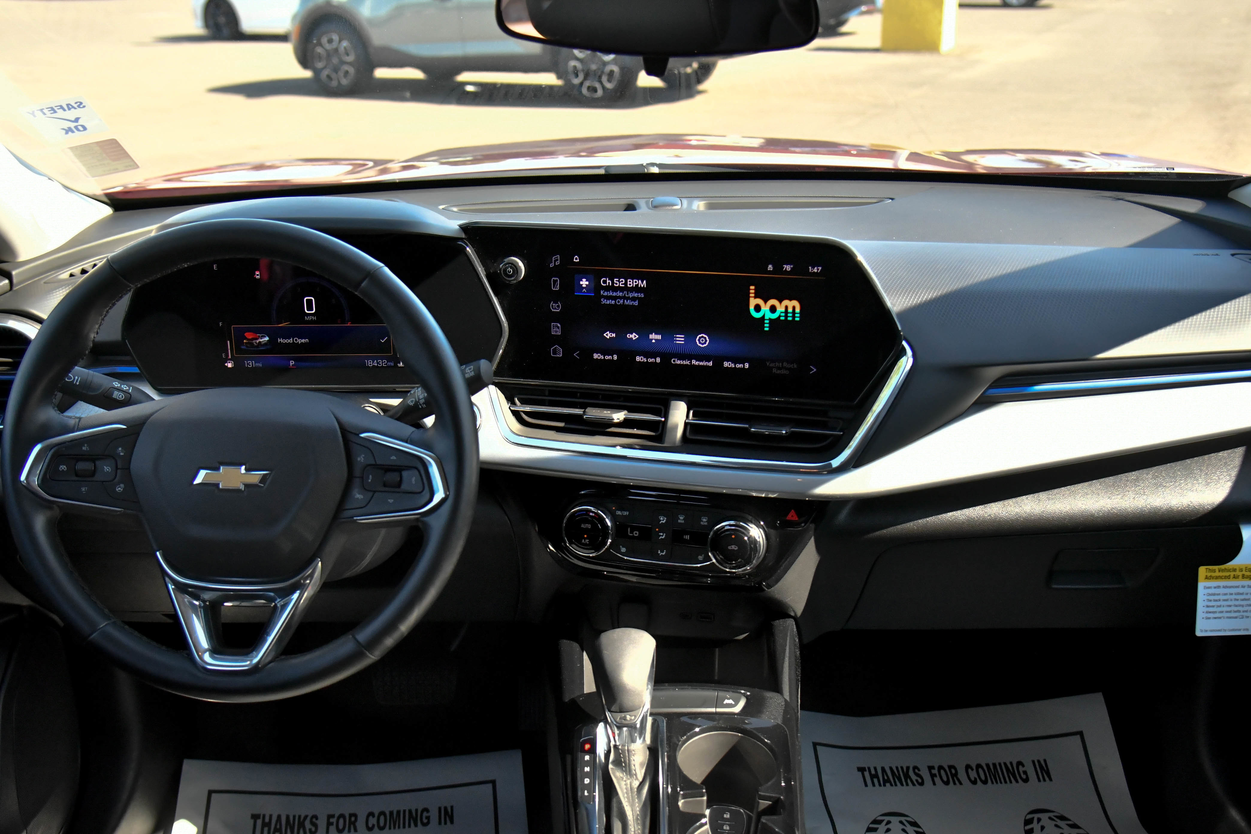 Used 2025 Chevrolet Trax LT w/ LT Convenience Package image 34