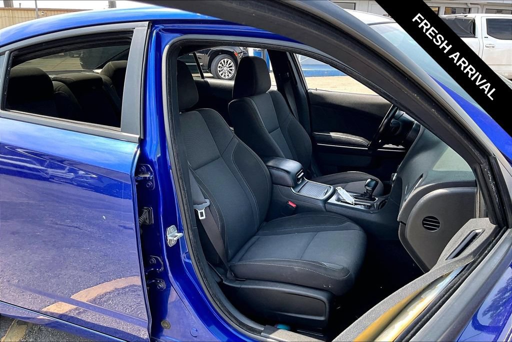 Used 2020 Dodge Charger SXT RWD image 27
